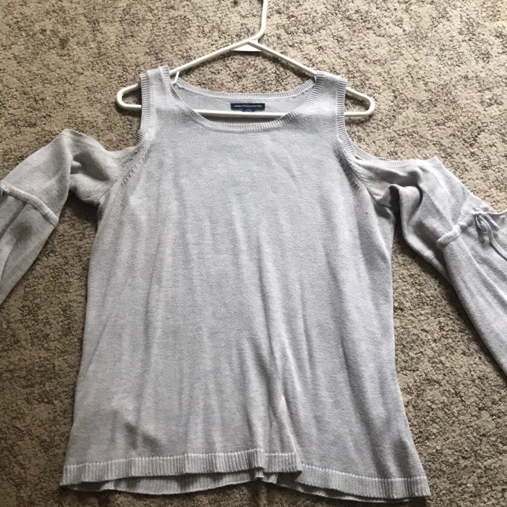 American Eagle bell sleeve sweater cold shoulder
